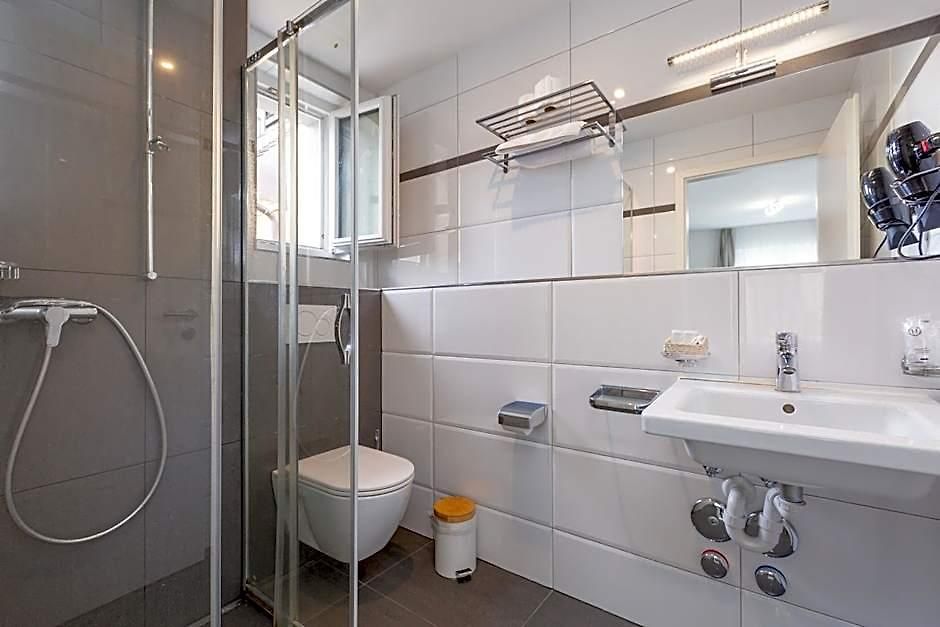 Kernhof Self Check-in Hotel