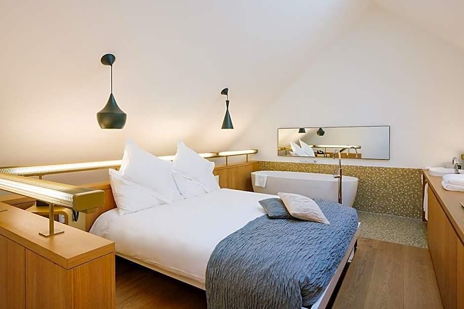 Hotel B2