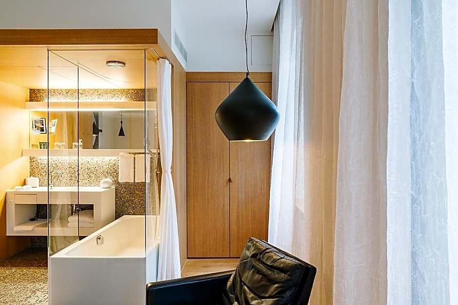 Hotel B2 4*