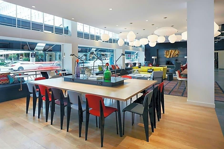 Citizenm
