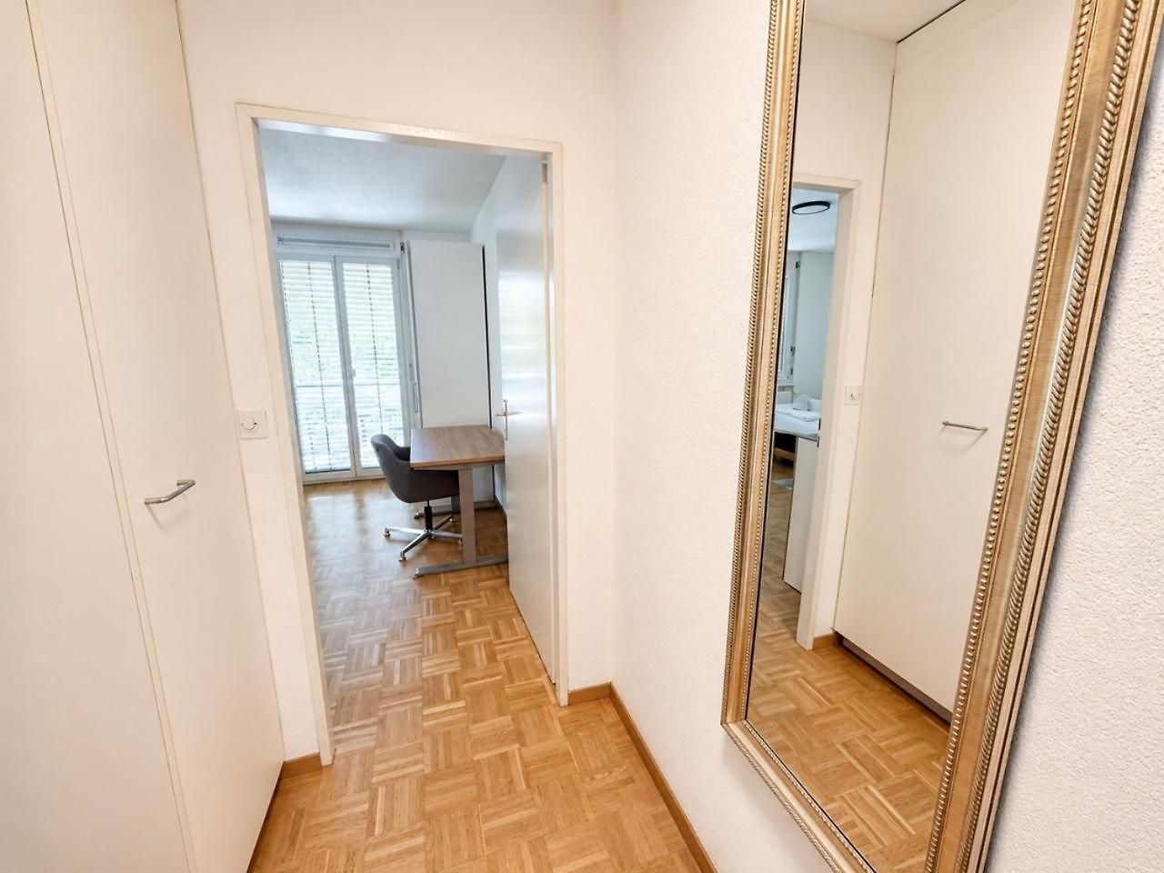 Amazing In The Centre Apartment Zurich