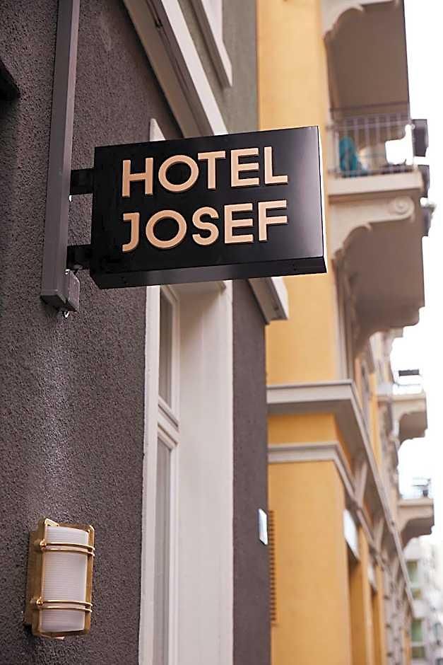 Hotel Boutique Josef 3*