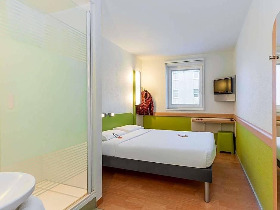 Ibis Budget West