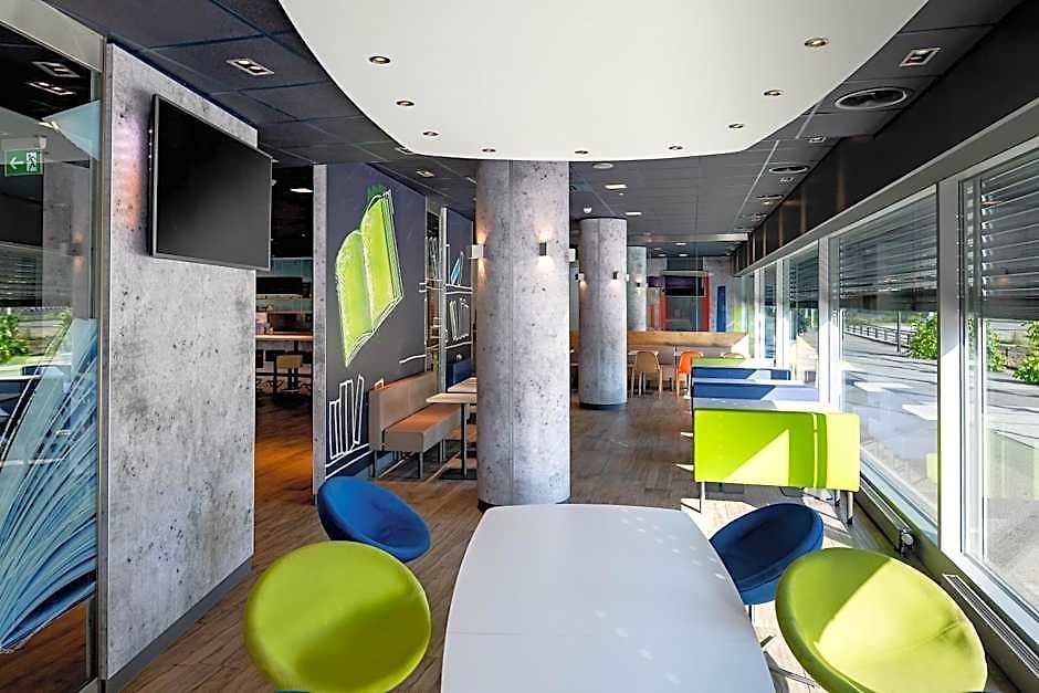 Ibis Budget West