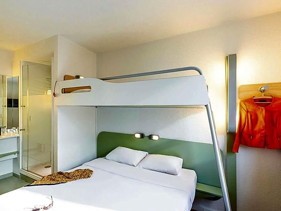 Ibis Budget West