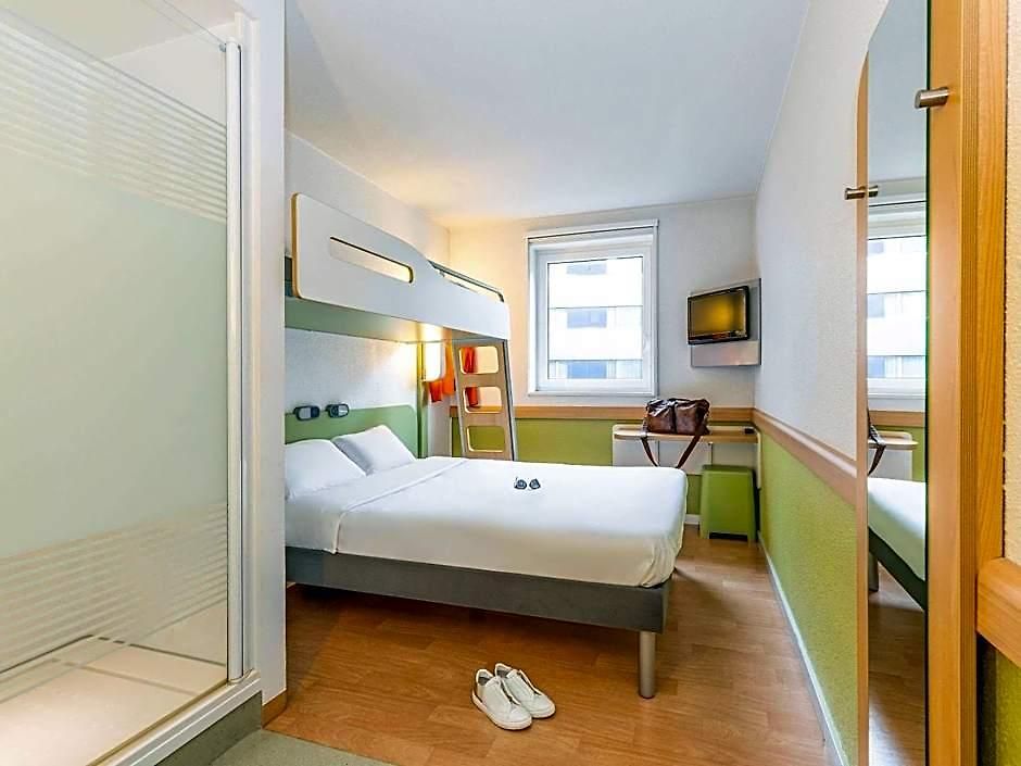 Hotel Ibis Budget West *