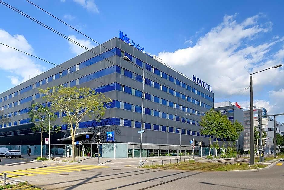 Ibis Budget West Hotel *