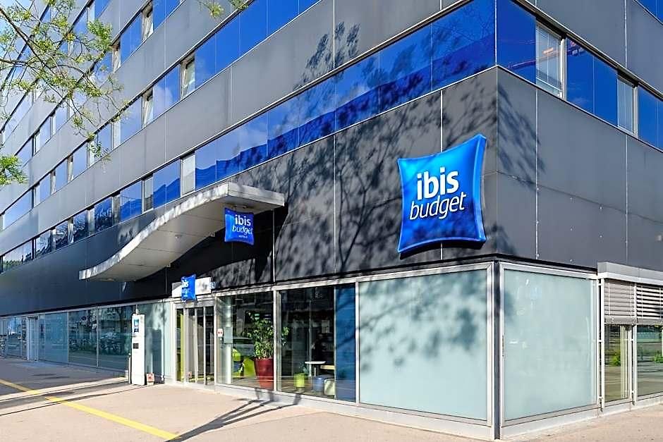 Ibis Budget West Hotel