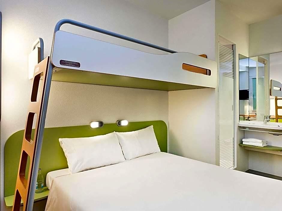 Hotel Ibis Budget West