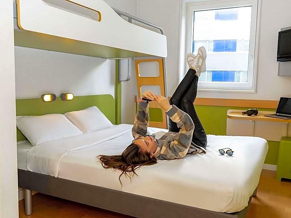 Ibis Budget West