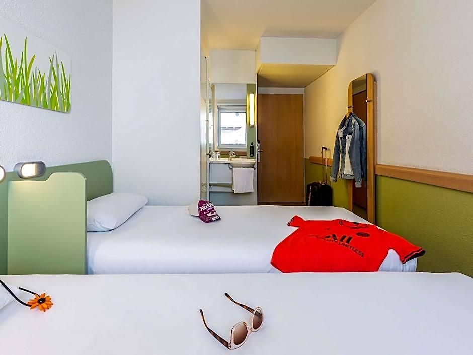Ibis Budget West