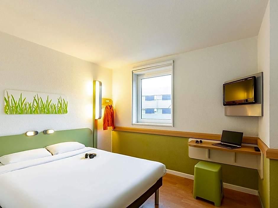 Hotel Ibis Budget West *