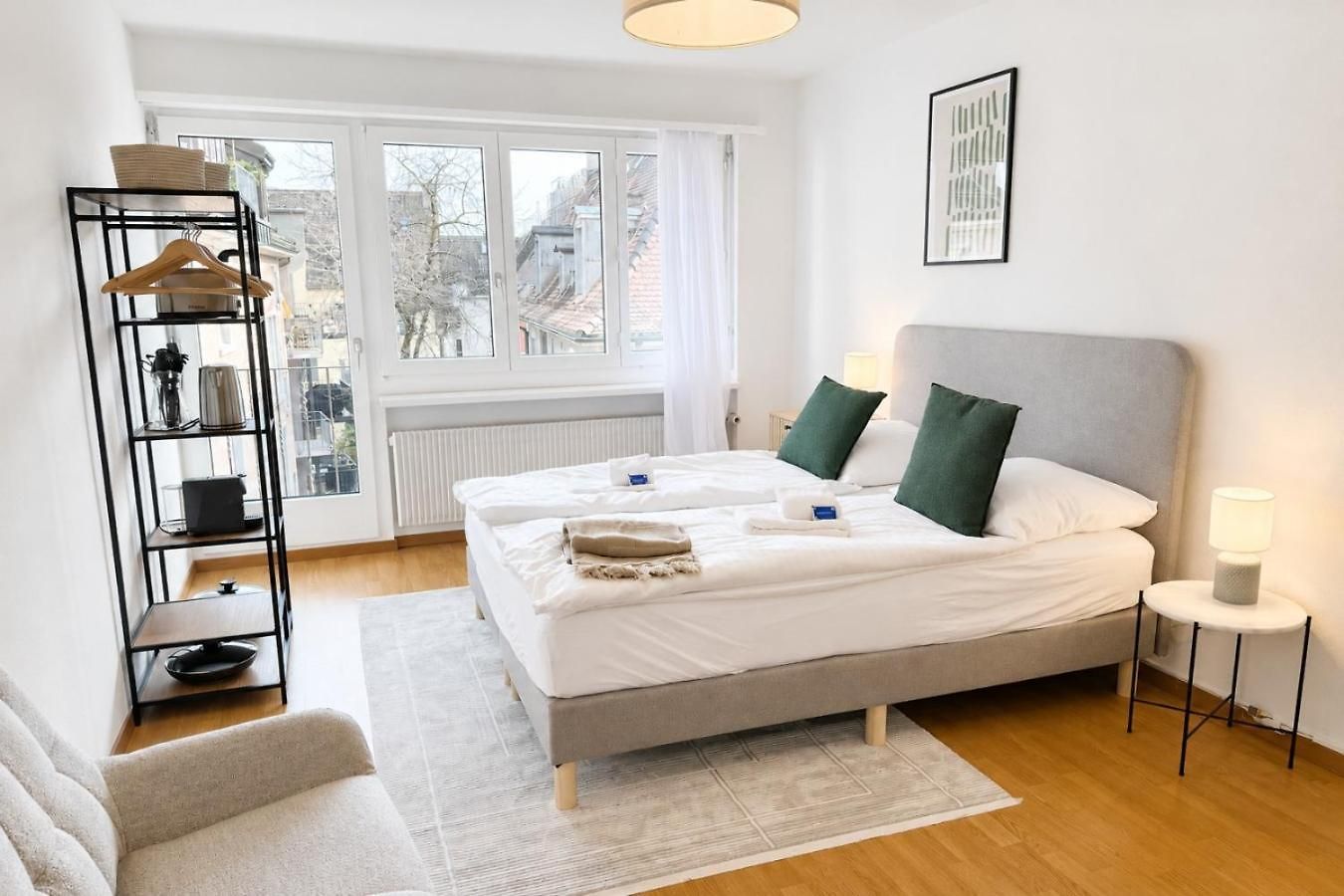 Lovely In The Center - Crown 44 Apartment