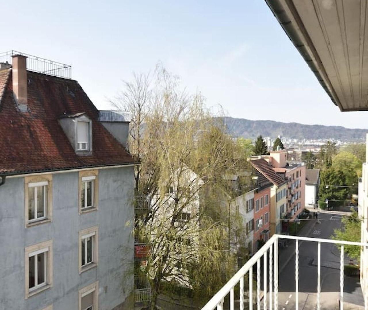Lovely In The Center - Crown 44 * Zurich