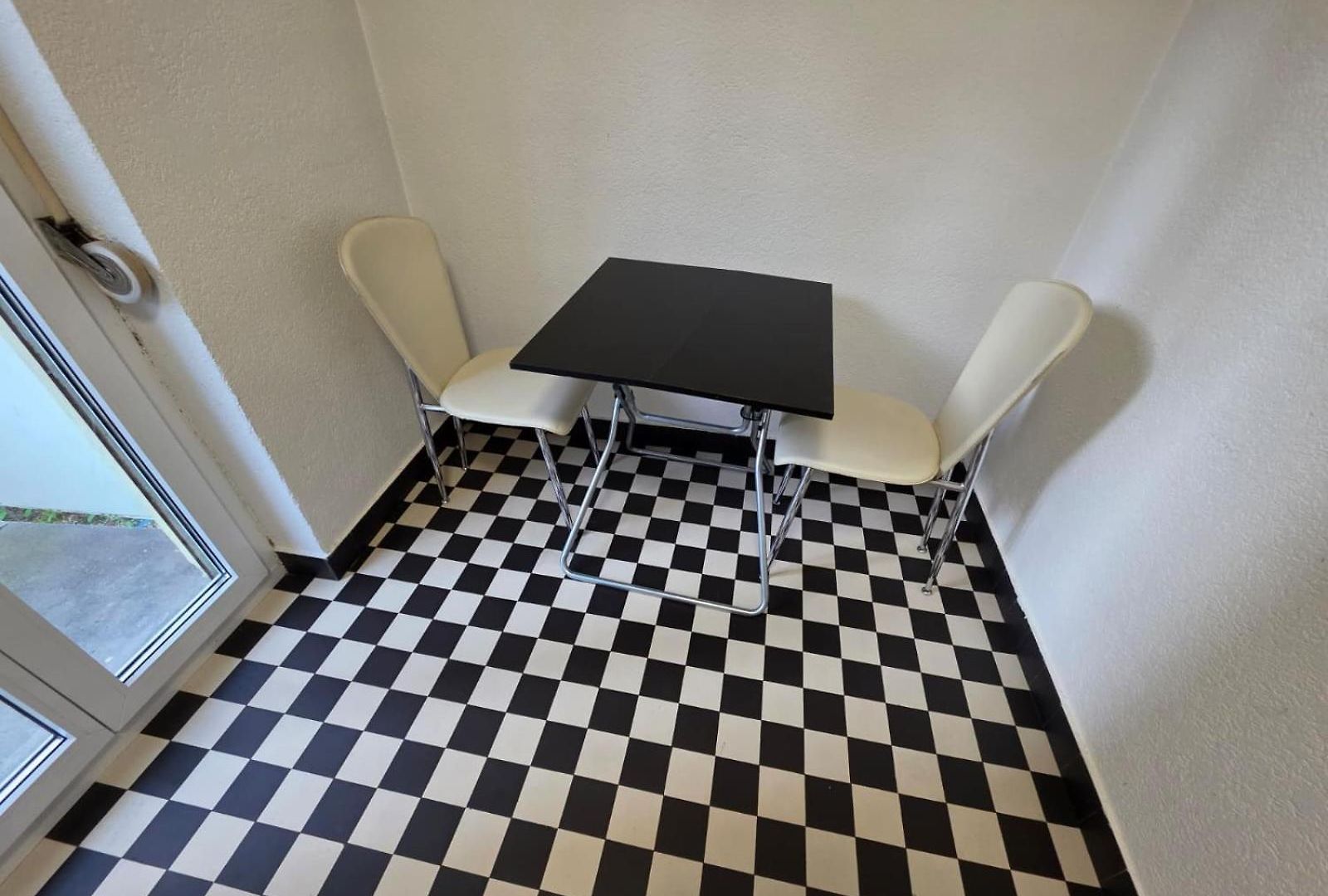 Large Flats, Center - Schd *