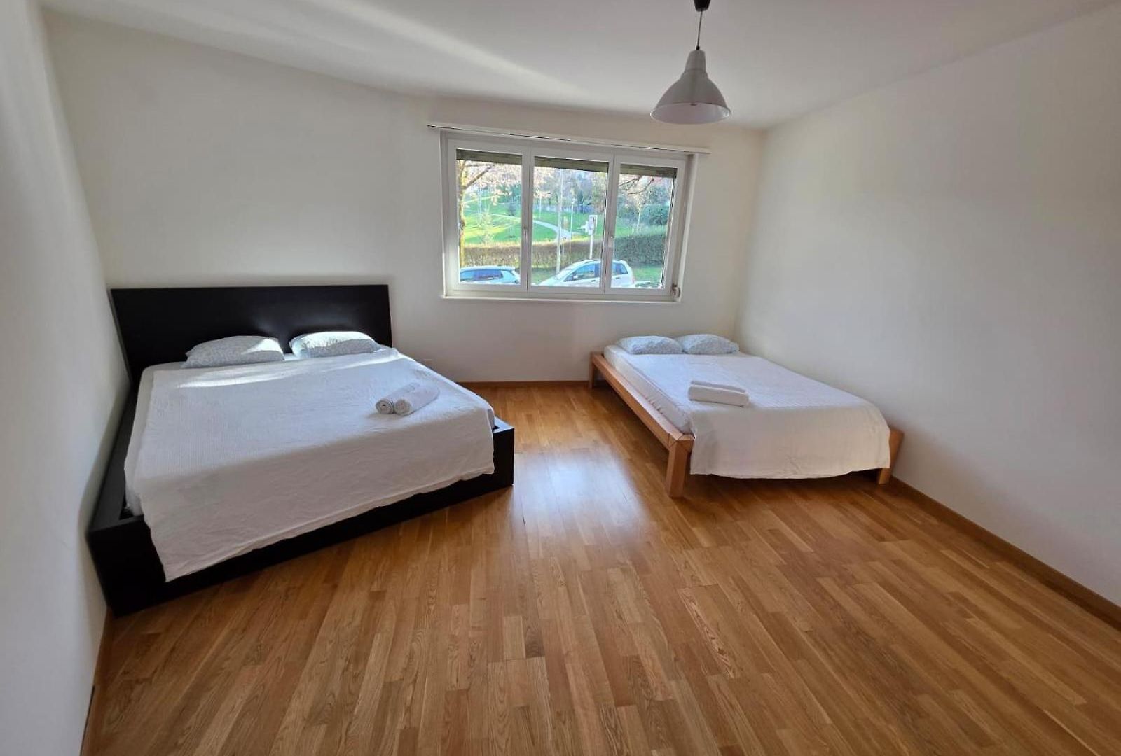 Large Flats, Center - Schd * Zurich