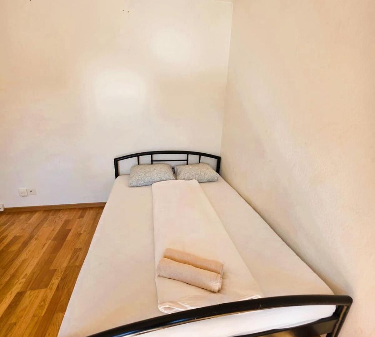 Large Flats, Center - Schd Apartment *
