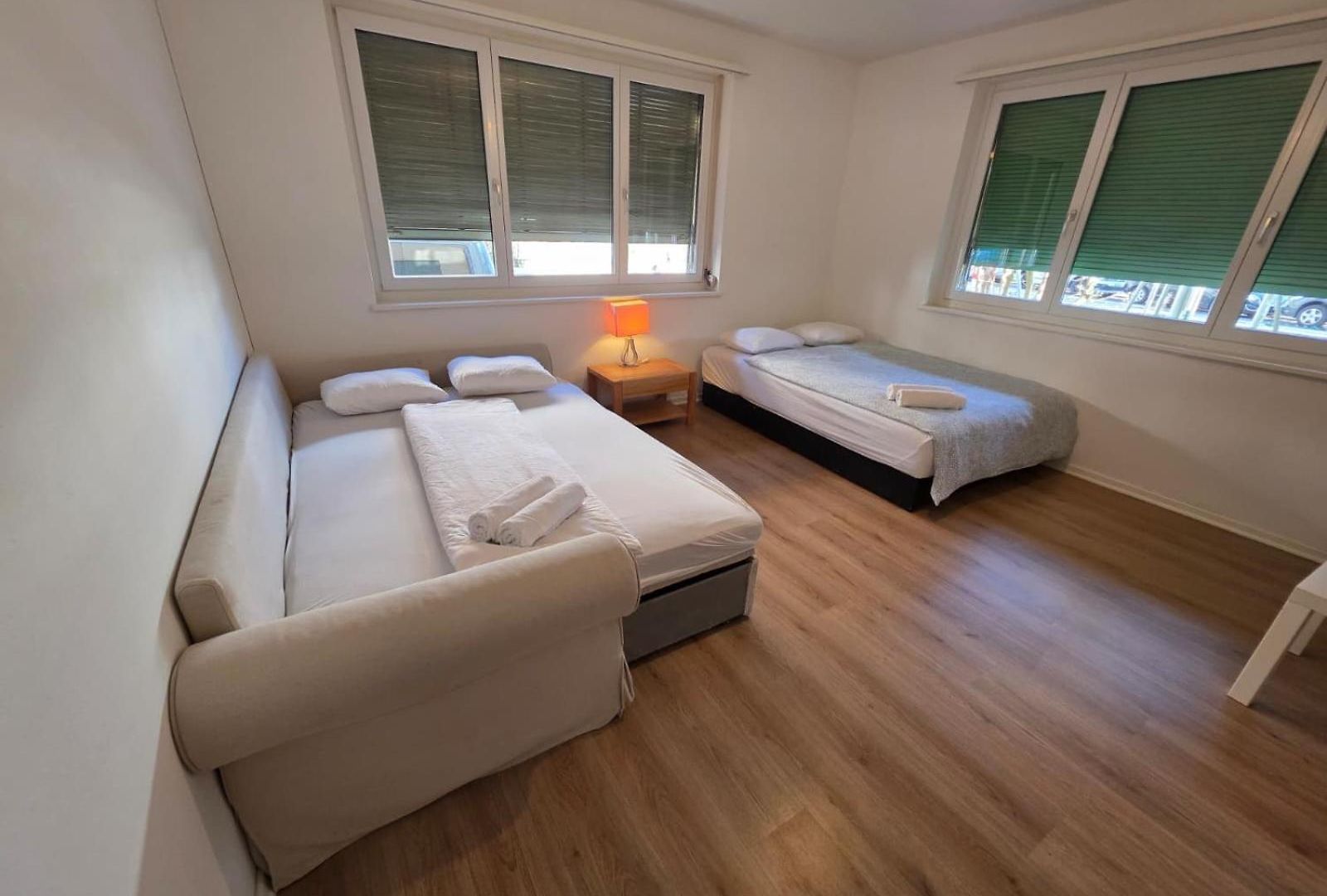 Large Flats, Center - Schd Apartment Zurich