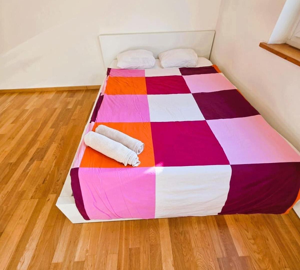 Large Flats, Center - Schd Apartment Zurich