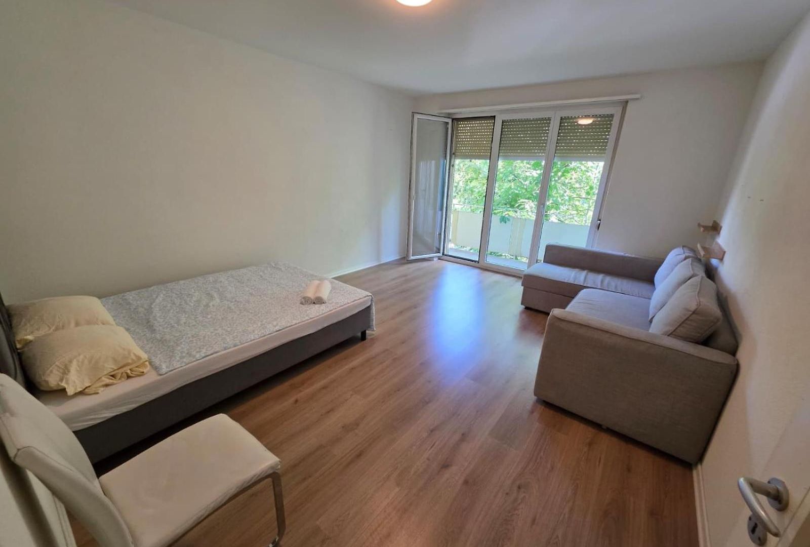 Large Flats, Center - Schd Apartment Zurich