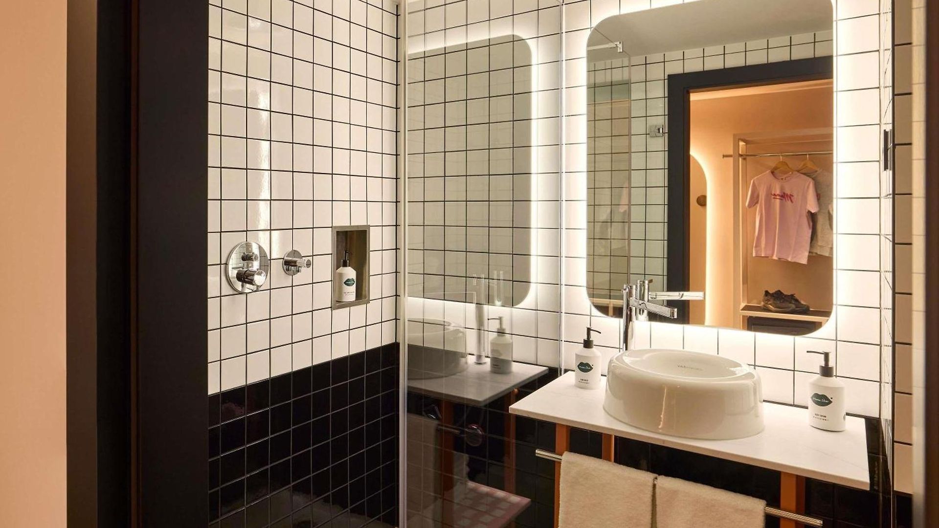 Hotel Mama Shelter 4*