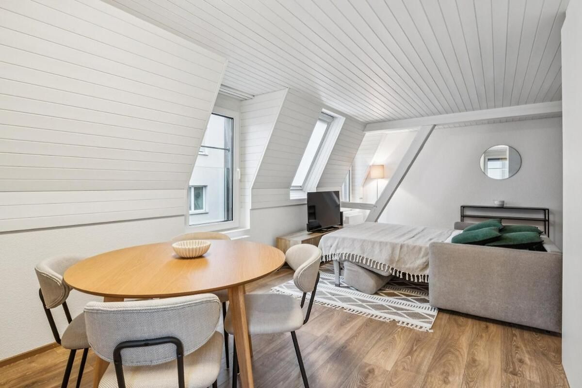 Cozy 1br In Center - Color 31 *