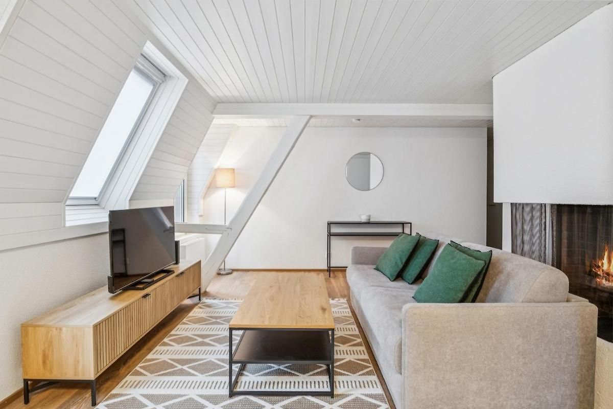 Cozy 1br In Center - Color 31 Zurich