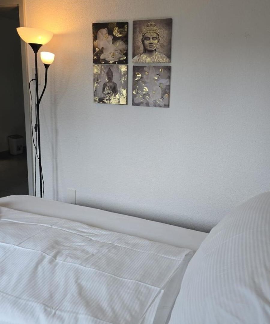 Compact With Easy Access And Near Center Holiday home