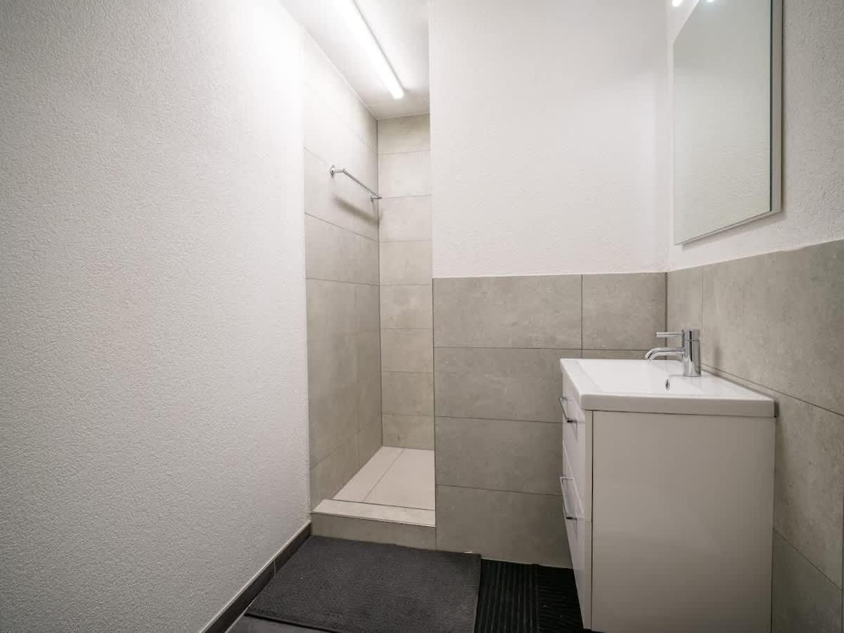 Compact With Easy Access And Near Center Holiday home *