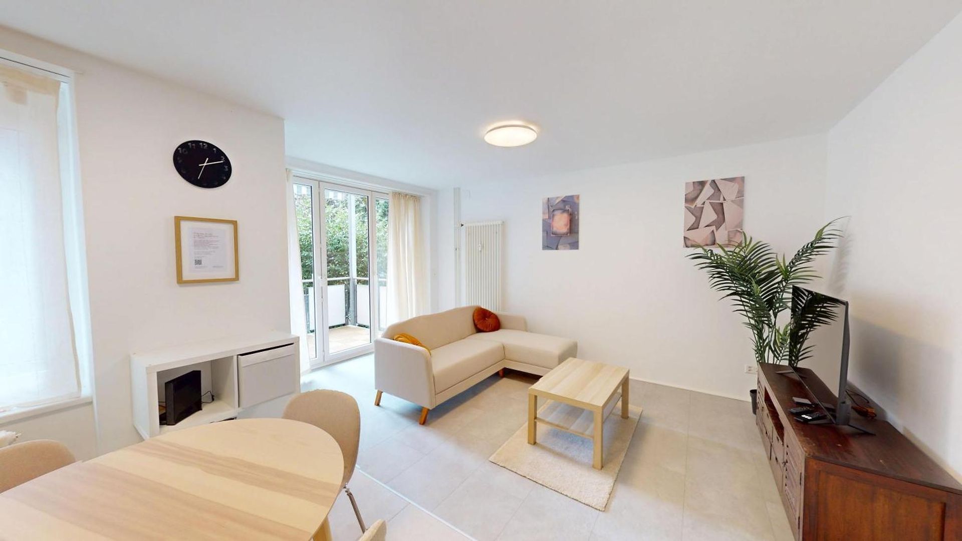 2br District 6 - Near Centre