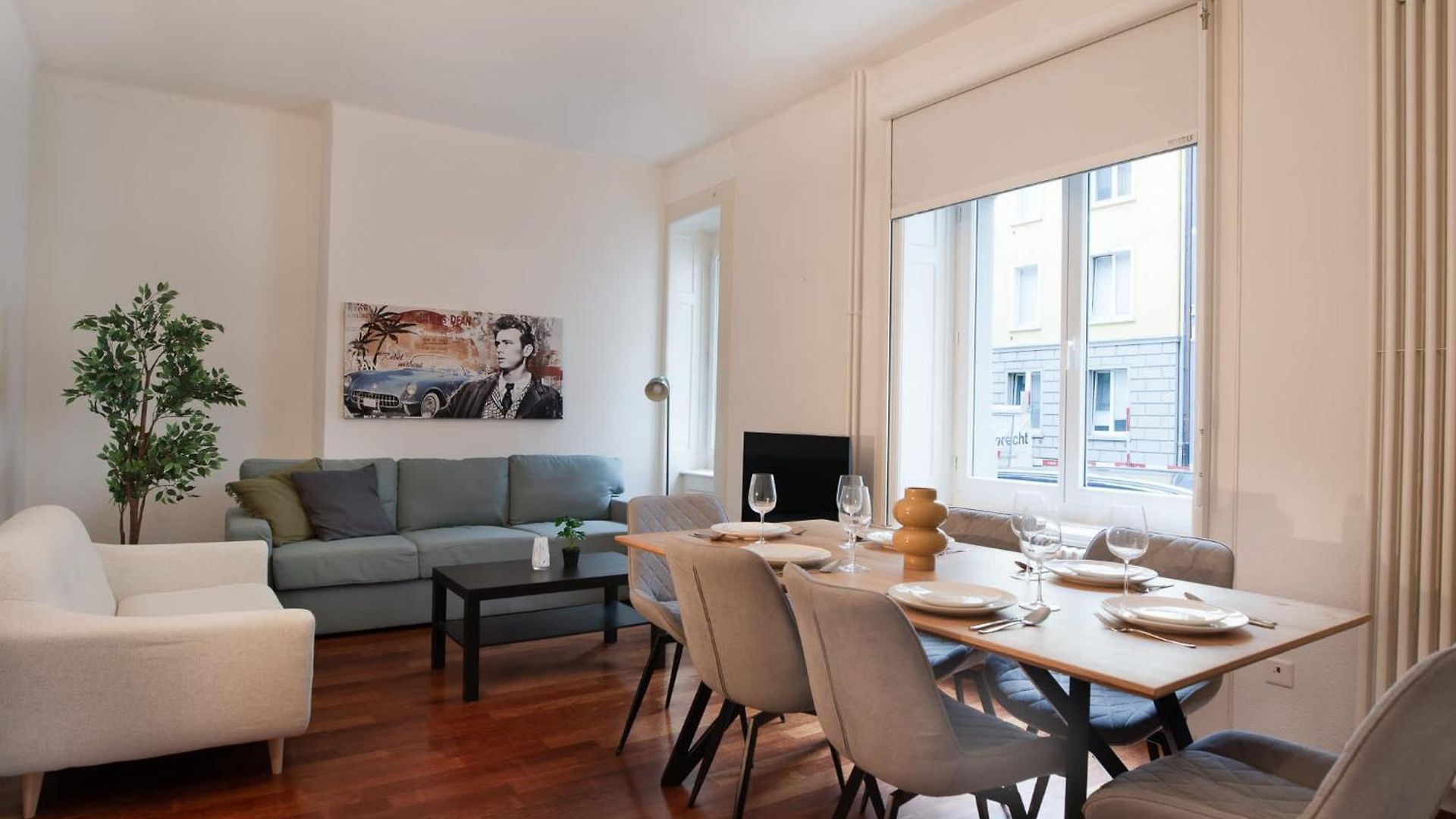 With Free Parking & Ac Tram To Center Apartment *