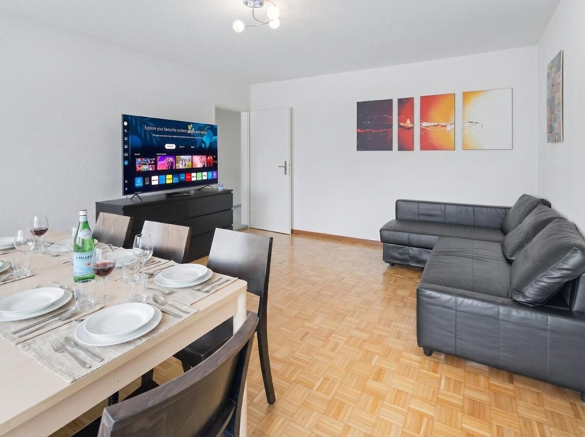 Family - 3 Bedrooms Sleeps 7 Apartment *