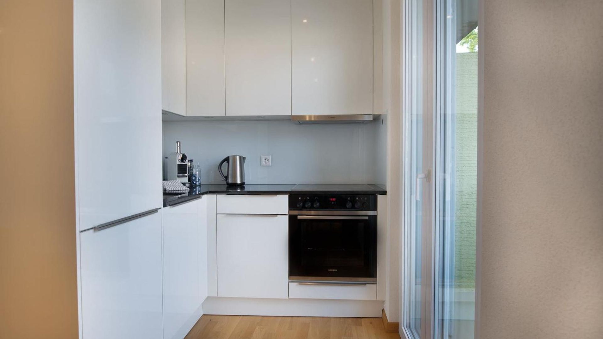 Apartment Modern Centre Flat With Balcony *