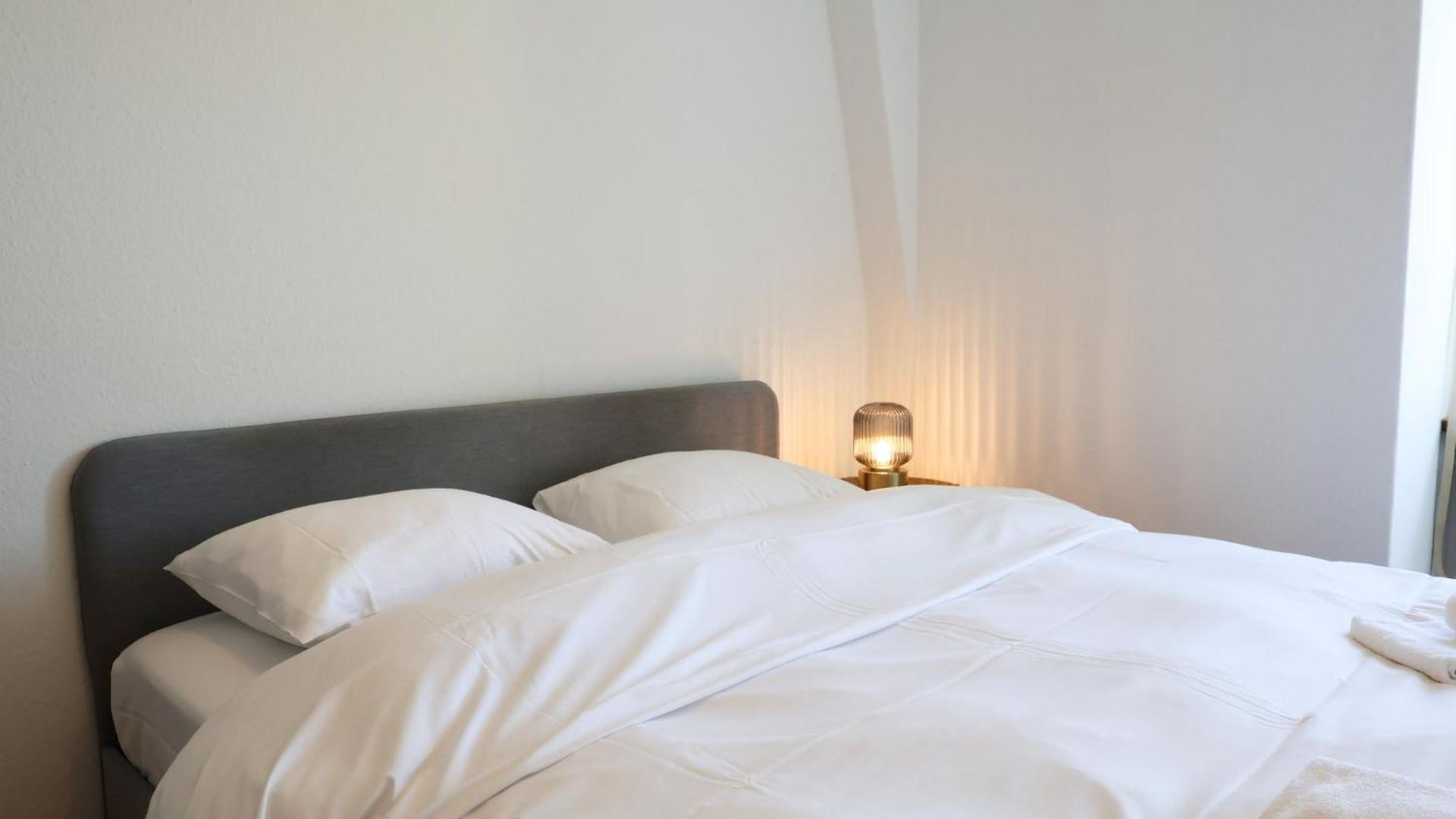 Simple & Comfy In Apartment Zurich