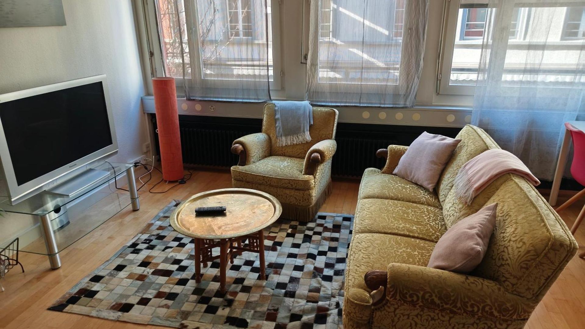 Spacious & Bright Loft In Downtown *