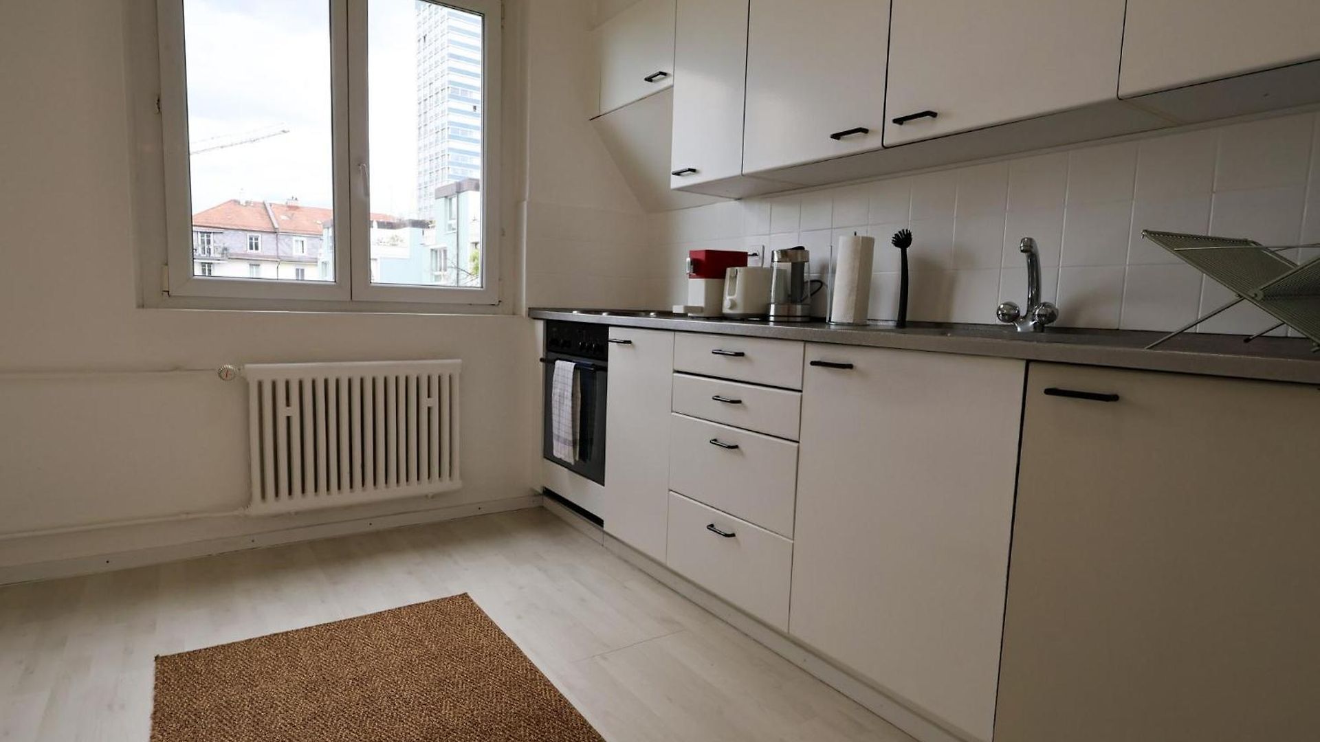 Spacious Near Center Apartment