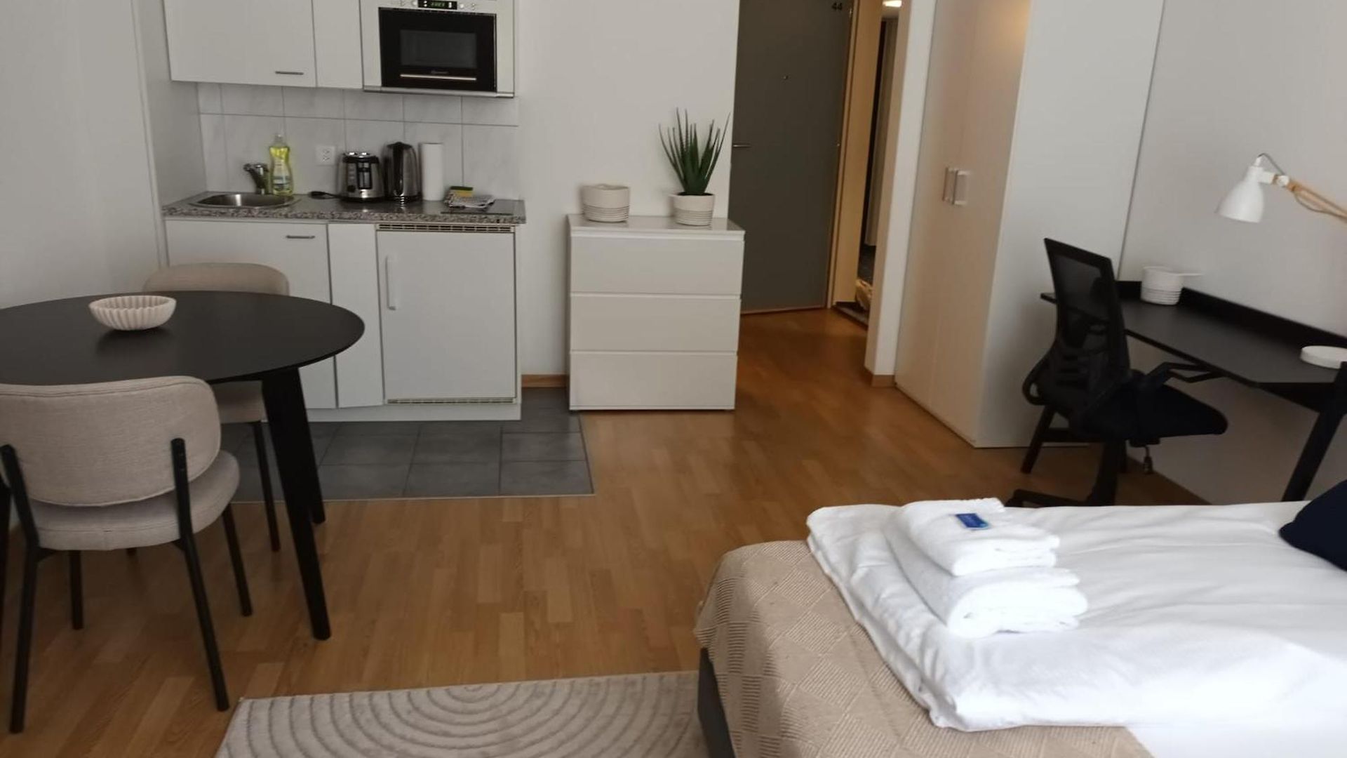 Charming In The Perfect Spot - Stork 34 Zurich