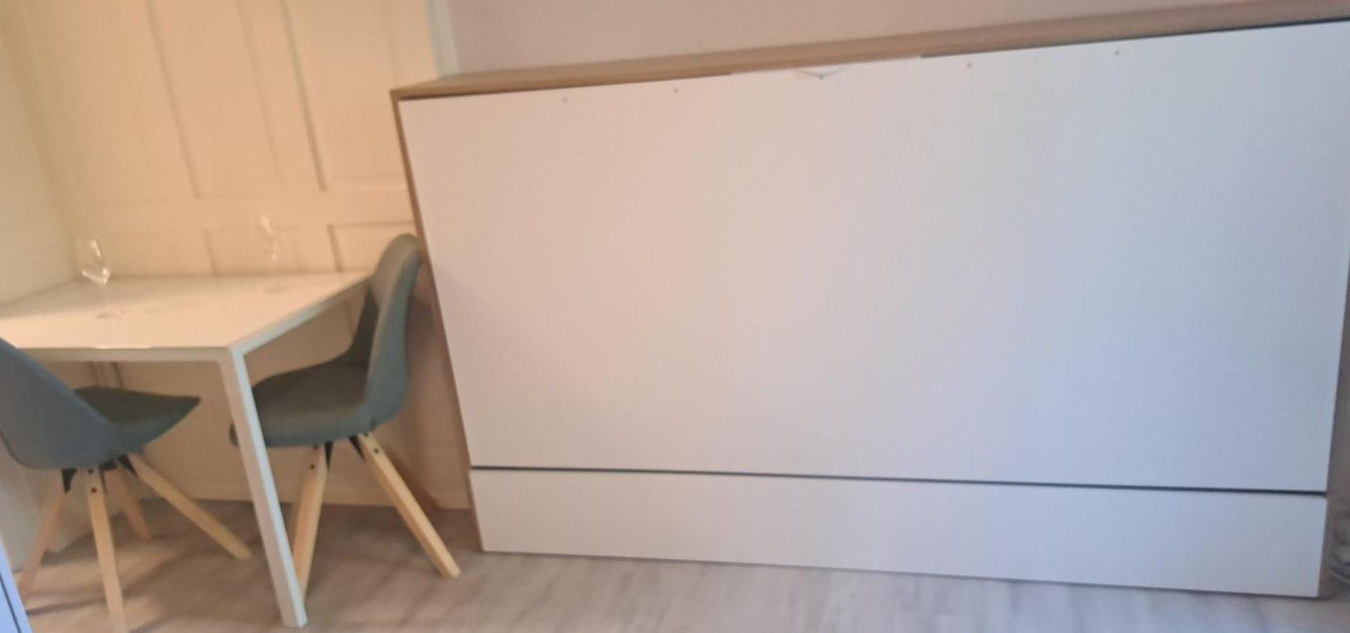 Trendig Moeblierte Wohnung, Mit Eigener Terrasse! Lage! Zurich