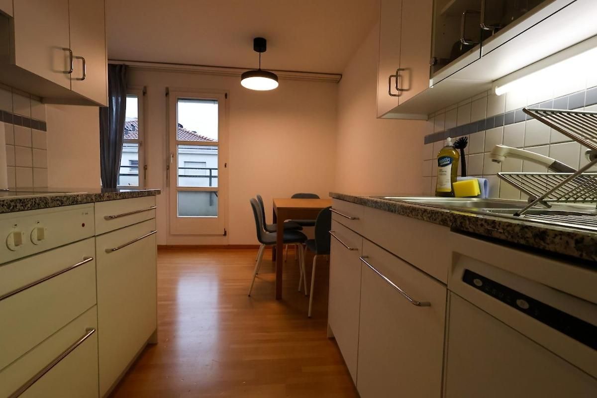 Bright & Practical 2br Near Center Zurich