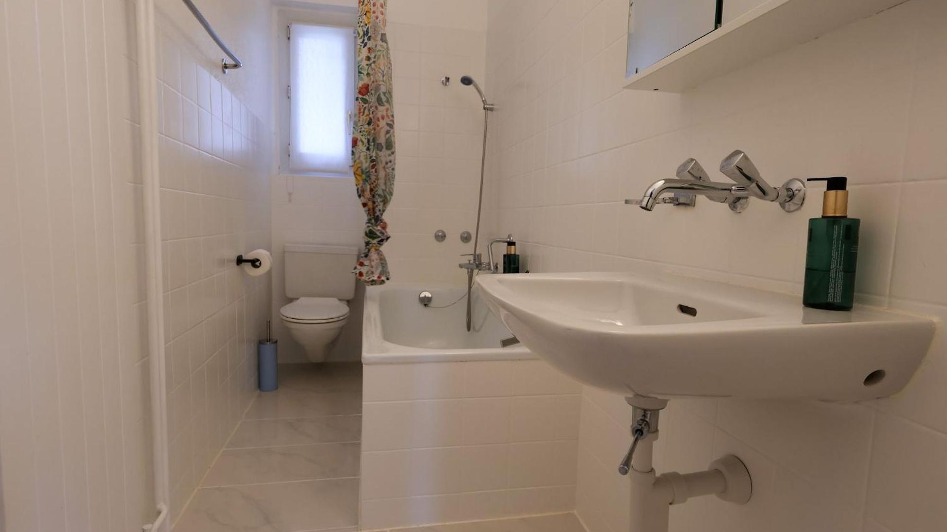 Spacious Near Center