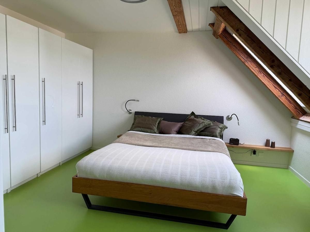 Attic With Parking And View *