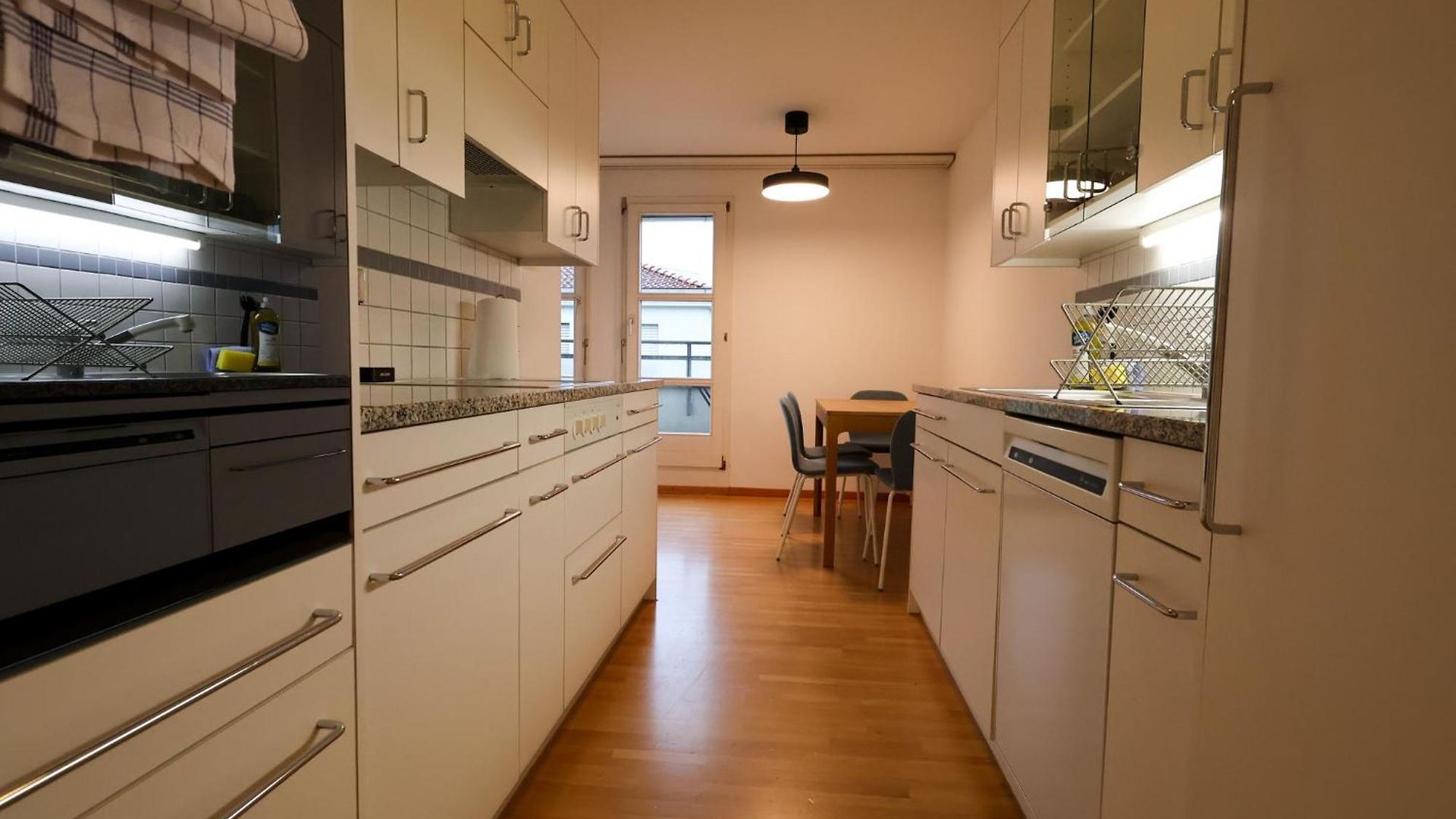 Bright & Practical 2br Near Center Zurich