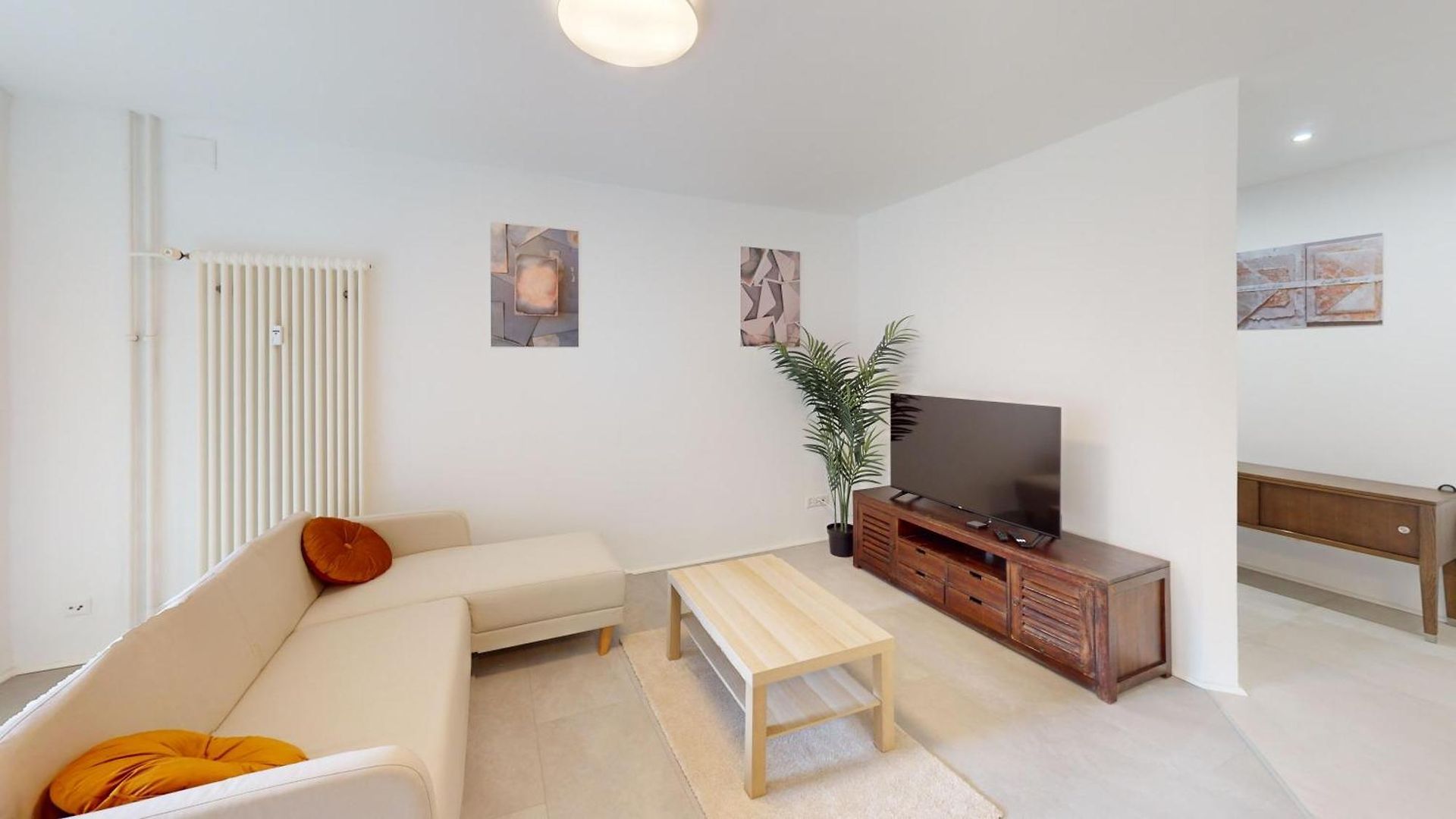 2br District 6 - Near Centre