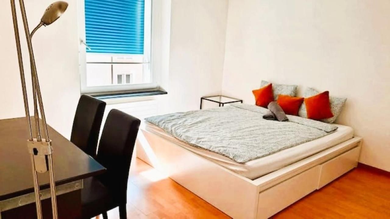 2 Center Flats With Balcony - Hildab Apartment