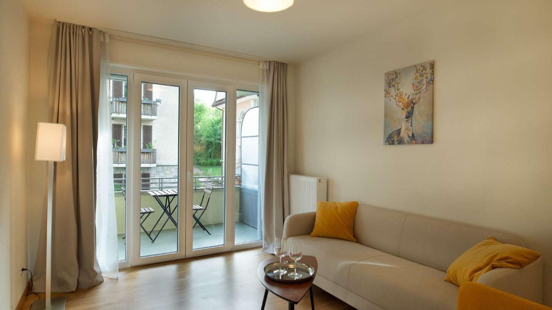 Modern Centre Flat With Balcony Zurich