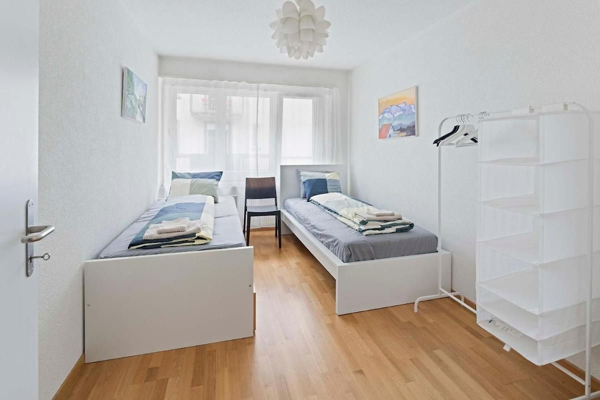 Family - 3 Bedrooms Sleeps 7 Apartment Zurich