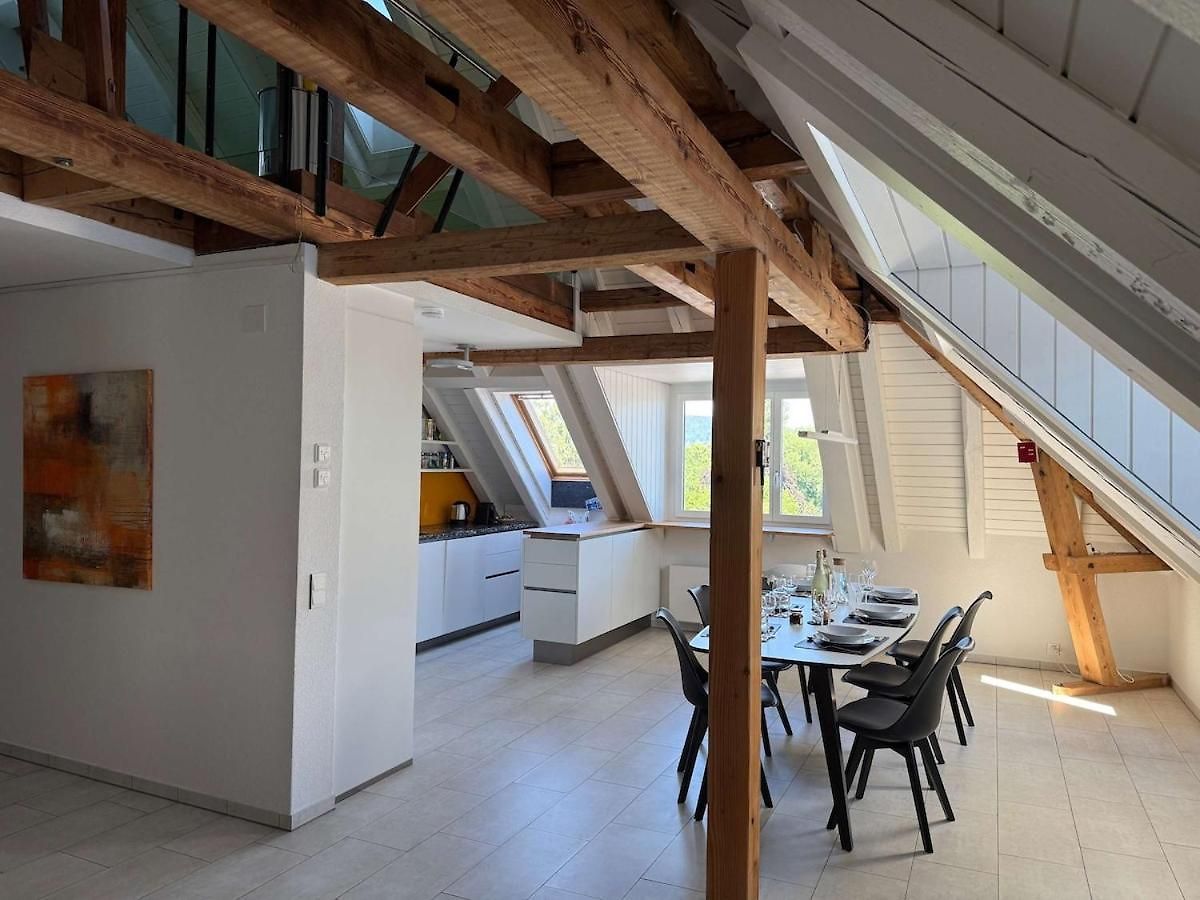 Attic With Parking And View *
