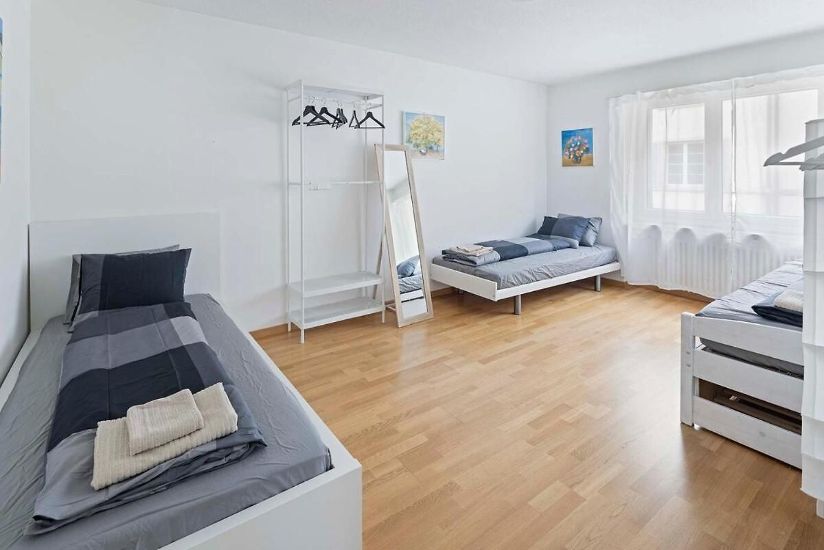 Family - 3 Bedrooms Sleeps 7 Apartment Zurich