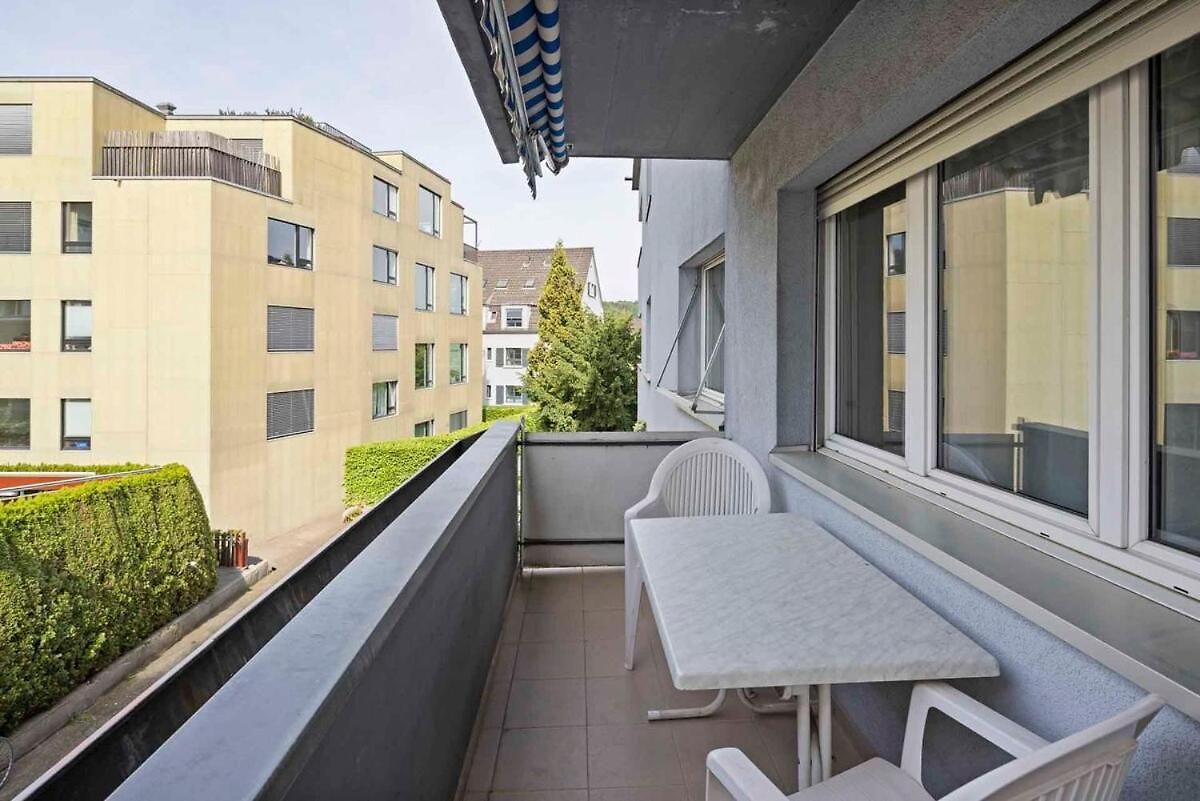 Family - 3 Bedrooms Sleeps 7 Apartment