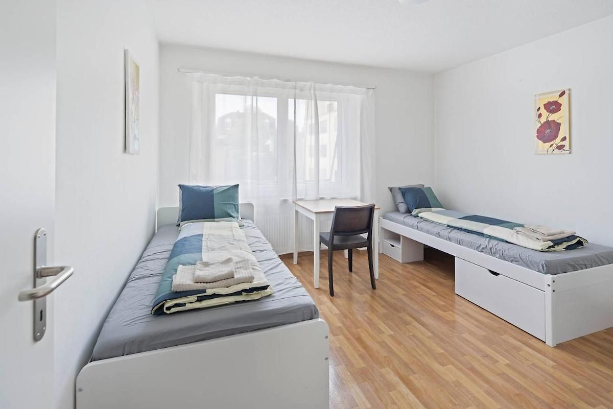 Family - 3 Bedrooms Sleeps 7 Apartment Zurich